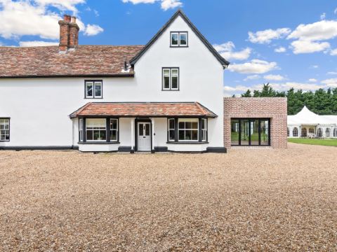 The Manor at Minstrel Court