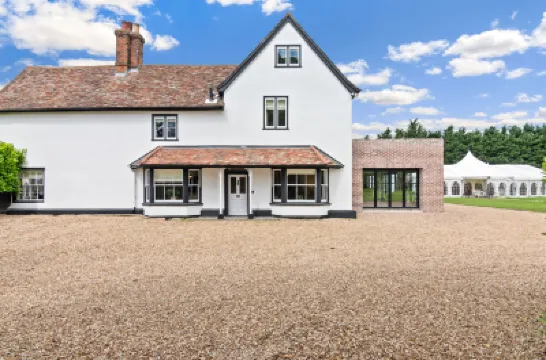 The Manor at Minstrel Court Hotels in 