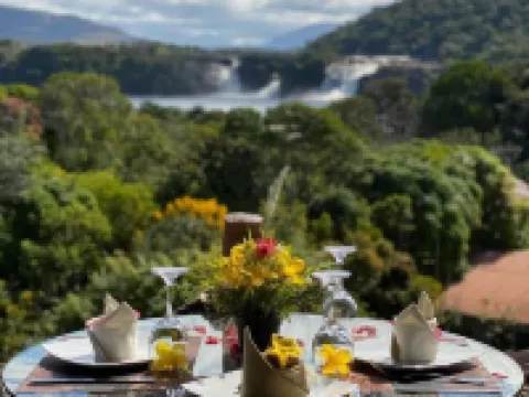 Posada Turistica Ara Meru Lodge Hoteles en Canaima