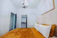 Luxury Stay on UChicago Campus 11 min walk to hospitals