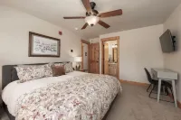 Cozy Pet & Family-Friendly Condo Near Winter Park•Heated Garage•Trails•Sleeps 6