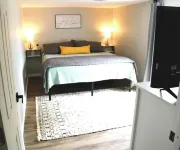 Charming Cottage at Peaceful Nettle Lake with HOT TUB & Private Lake Access Hotels in Williams County