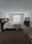 Charming 3-bedroom house with WiFi and AC in Newberry