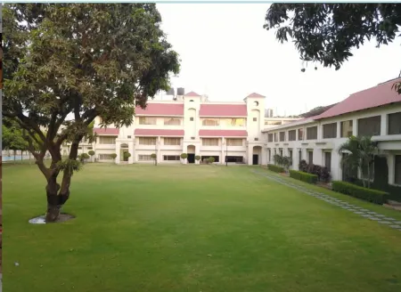 Hotel Sonia Отели в г. Удхам-Сингх-Нагар