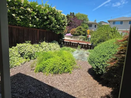 Spacious 3 bedroom house, close to Oakland, San Francisco, & San Jose.