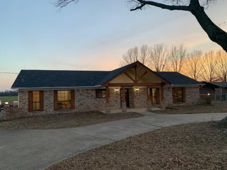 Your family home away from home! Отели в г. Мерфрисборо