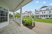 Lovely Lake Lookout - Cozy 2BR Condo Steps from Lake Michigan