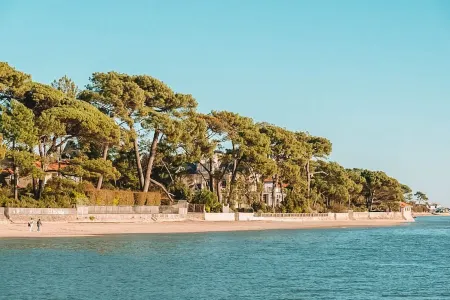 Seafront apartment on the Marina de Cassy