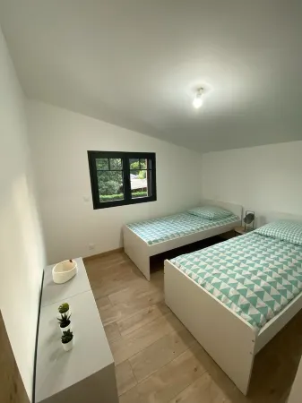 Villa Bois 110m2 Dans Village de Vacances Bassin Darcachon Proche des Plages Отели рядом с достопримечательностью «Aqualand Bassin d Arcachon»