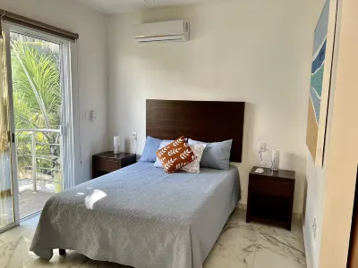 Gorgeous cozy apartment with pool, balcony and roof top in Punta Sur! Casa Ama 4
