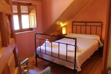 RUSTIC HOUSE WITH ONE OF THE BEST VIEWS OF BIERZO