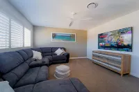 Palm Beach Cinema House - Entertainers Delight