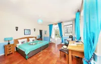 FLOWER APARTMENT