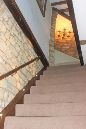 Grade 1 Listed Historic Home Close to Burghley & Shops.