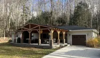 Findley Lake- Pfarrhaus- Enjoy 4 seasons of skiing, snowmobiling and the lake.