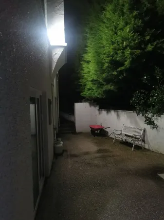 The spectacular harbour view Отели рядом с достопримечательностью «Ларнч Касл»