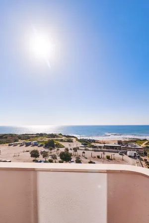 Apartment Miradouro mit Wunderschönen Meerblick Отели рядом с достопримечательностью «Caldas de Monchique»