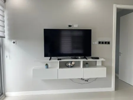 Luxe 1 Bedroom condo in sunny Montego Bay! 10 min drive to Beach! Отели рядом с достопримечательностью «Sandals Cay»