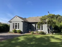 Twin Cedars Cottage, Havelock North