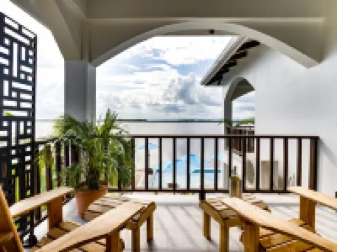 Ophelia's Villa: Waterfront Luxury with Private Pool Hotels in Maya Beach