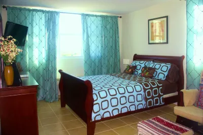Ocean View Condo W/ Wifi & Air Conditioning  in Penamar