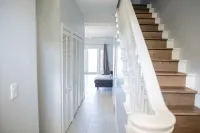 Waterfront with gorgeous views and direct access to the sea and George Town!