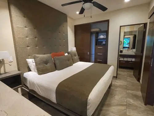 Luxury 2BR Condo at Pinnacle in the Romantica Zone