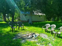 Pine Cottage at Shiloh Cottages - Fenelon Falls Hotels near Kinmount Model Railway and Kinmount Heritage Museum