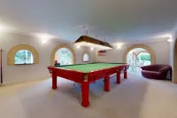 Private Indoor Heated Pool, Sauna + Snooker Room Next to Jurassic. Coastal Path