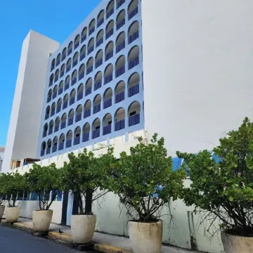 Ashford by the Beach 1  Bedroom King Size Steps by the Beach