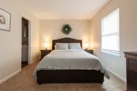 KING BD, Downtown Alpharetta, Spacious, & Renovated