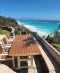 Sea Song 3 Bdrm Beachfront house on Marley Beach with great beach and sea views. Hotels in Warwick Parish