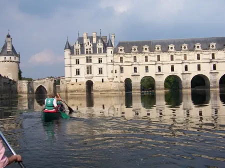 La Petite Boutique, 15thC stone cottage in medieval town, LOIRE VALLEY CASTLES