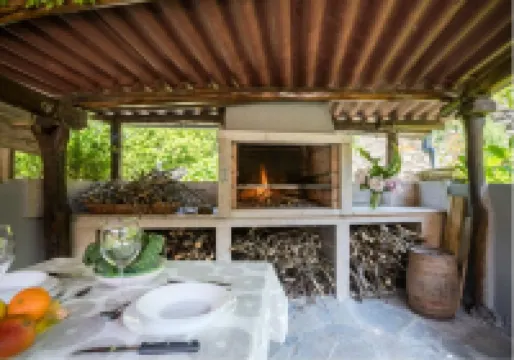 A Casa dos Avós - House with swimming pool, barbecue in the middle of nature in A Coruña. Hotels in Comarca de Betanzos