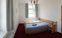Vacation apartment downstairs in the manor house - Feriendorf Großer Labussee 202
