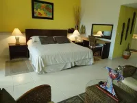 Romantic & Luxury 5th Floor Ocean From Studio Hotels in 