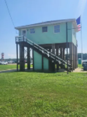 Charming 2-bedroom cottage with WiFi and AC in serene Grafton 格拉夫頓酒店