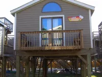 Relaxing, Cheerful ~ OCEANFRONT ~ Perfect for 2 Các khách sạn gần Seaworthy Gallery