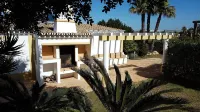 House with garden, private pool and bbq