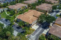 7525 Beautiful Townhome 3bd/2.5bth Near Disney Hotels near Old Town