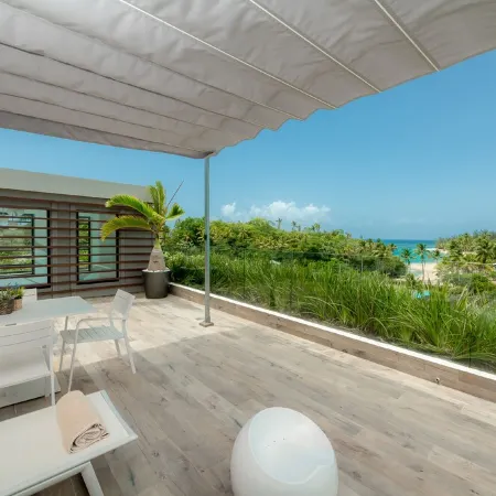 5 Star Beachview PH W/ Rooftop Terrace &Jacuzzi