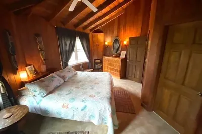 Monticello, Desert Rose beachfront cottage,Tiki Hut & Generator,10% Off 7+nights