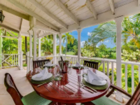 Idyllic 7 Porters Court, Beach Club Membership, pool, 5min walk beach,  Holetown Hotels in Porters