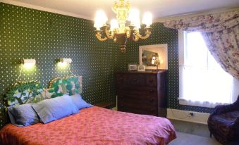 Beautiful Victorian Home Central - 0221x12000lmbgq925B89 R 339 206 R5 D