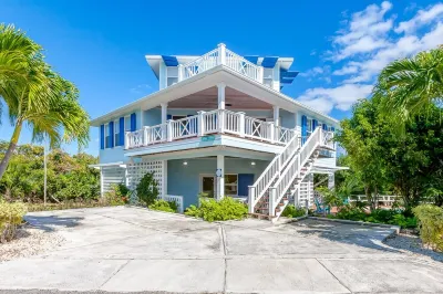 Blue Tang - Newly Renovated Bahamian Villa, minutes to the ocean! Hotels in 