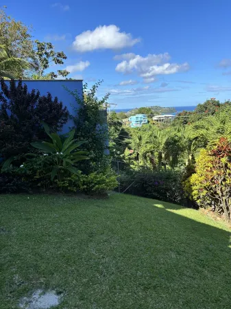 LOCATION IS OUR BEST ACCOMODATION Отели рядом с достопримечательностью «Университет Саутерн Карибы в Сейнт Лусия Кампус»