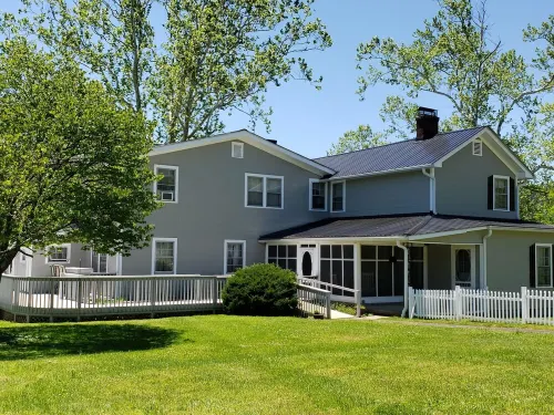 New River Gorge Bridge 8 Bedrooms, Hot Tub, and Private, Heated Pool 18' x 34' - 3-Star