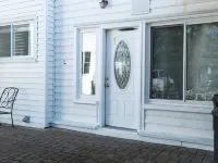 Beautiful 2 bed, 2 bath condo on St Clair River in Marysville, MI - U1 Hotels in Marysville