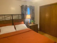 Elegant & Secure Family Abode Grand 4-Bedroom Retreat (Entire House)