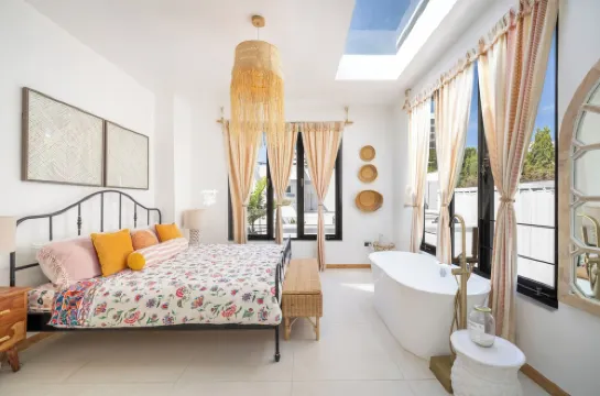 Lux 6-bed villa with WiFi, generator and AC in enchanting San Juan, Puerto Rico